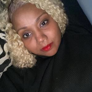 Meet your Posher, Maxine